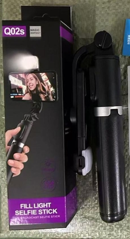 Q02S Selfie Stick – Extendable Mobile Holder