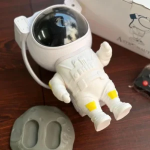 astronaut-projector-lamp